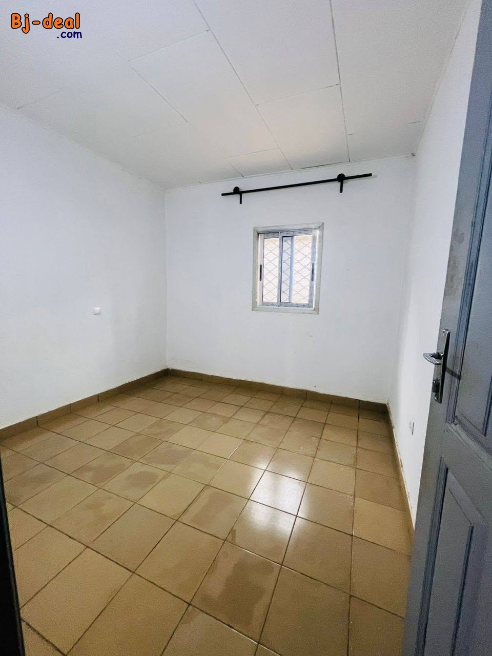 Belle villa avec caméra de surveillance
